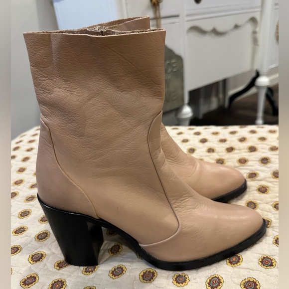 Topshop Shoes - Topshop Tan Leather Ankle Boots Size 39 Made in Spain